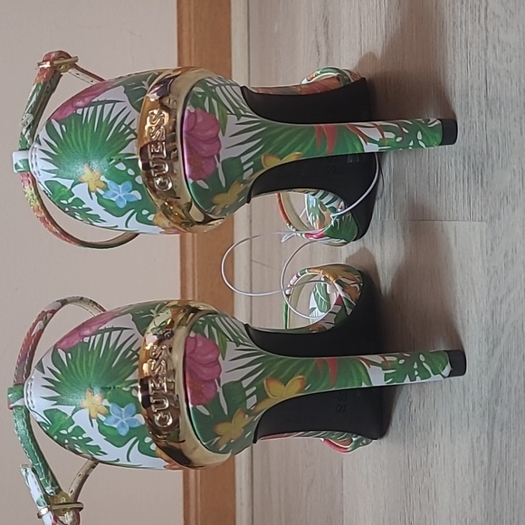 Guess high hills sandals size 8.5 - Picture 4 of 9